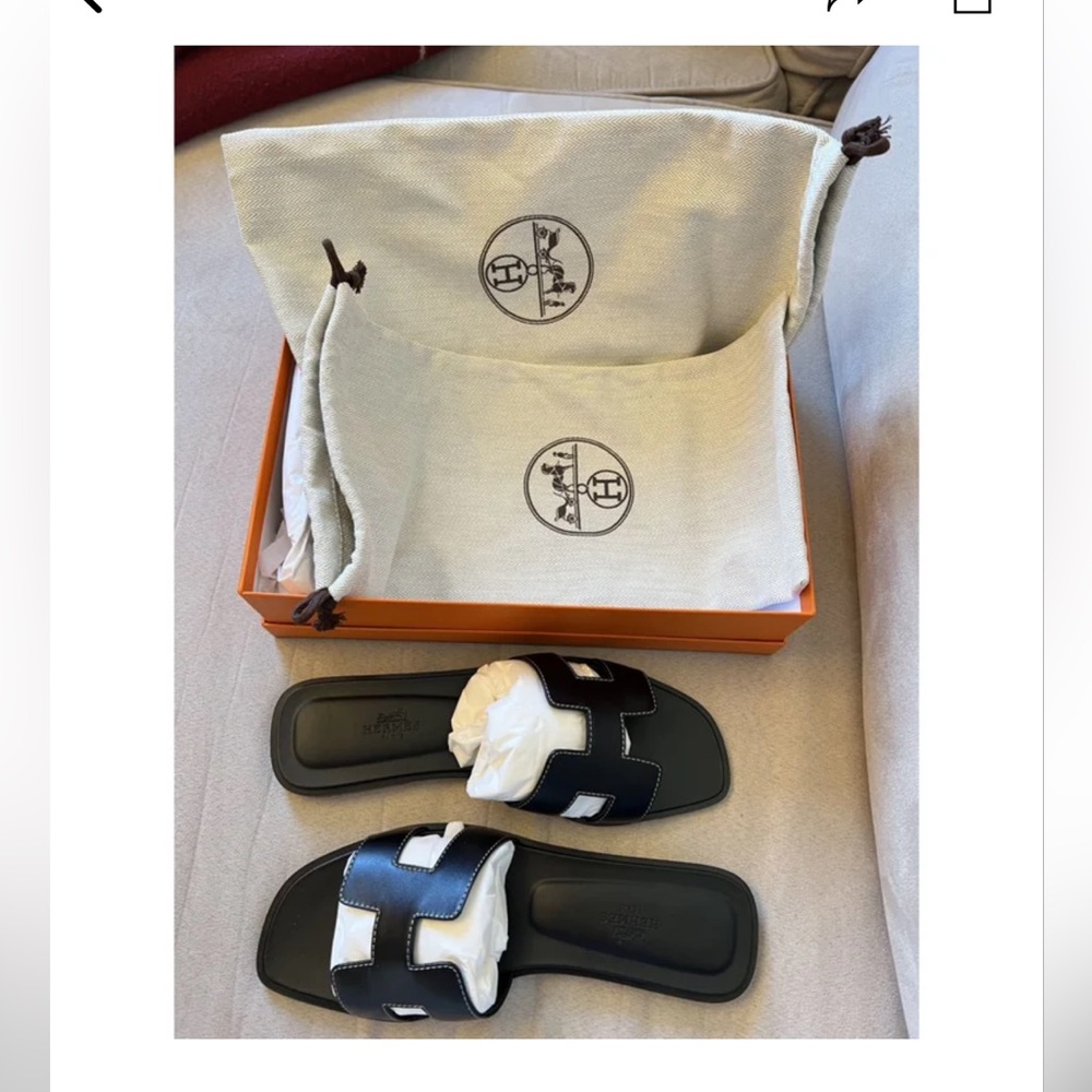HERMES Oran Black Sandals Sz 38